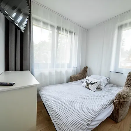 Czarny Jelen 3*